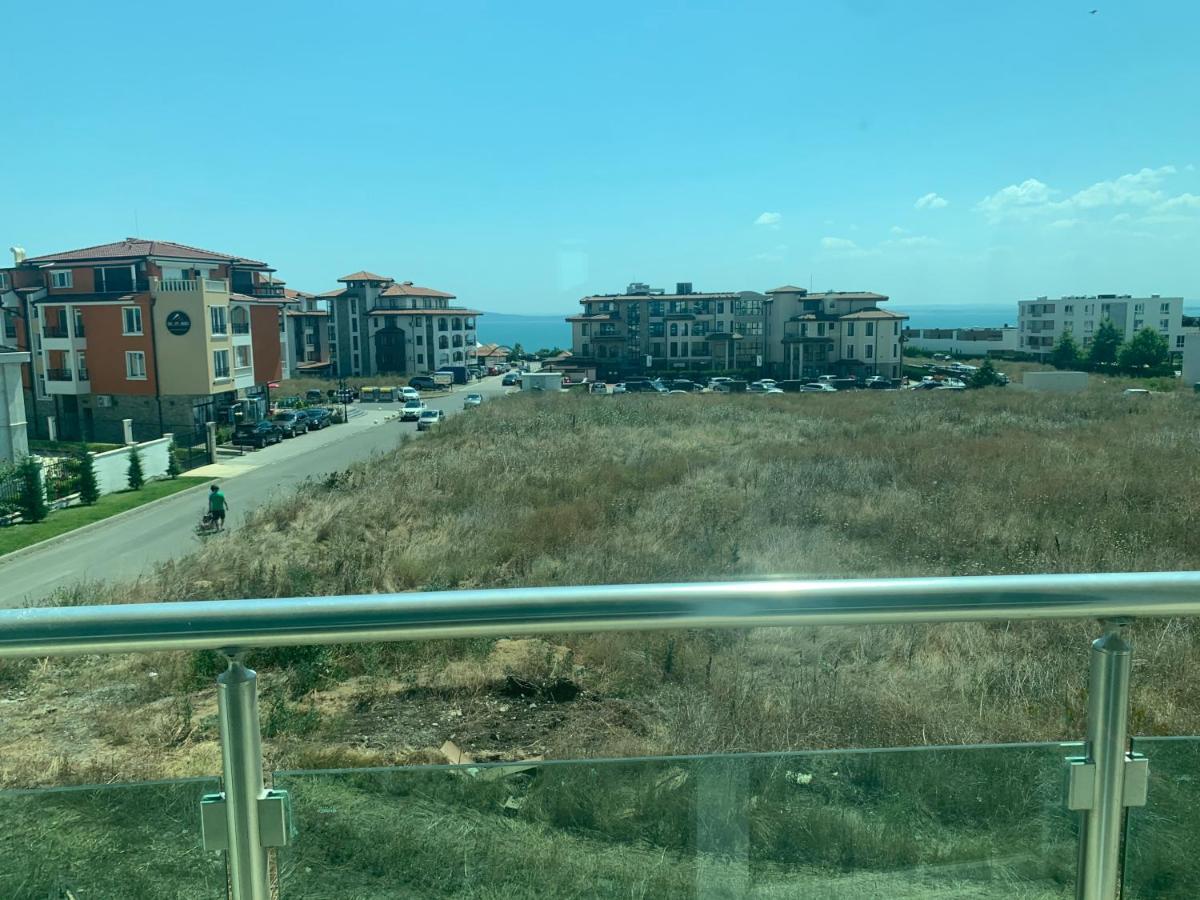 Апартамент В Сарафово Lägenhet Burgas Exteriör bild