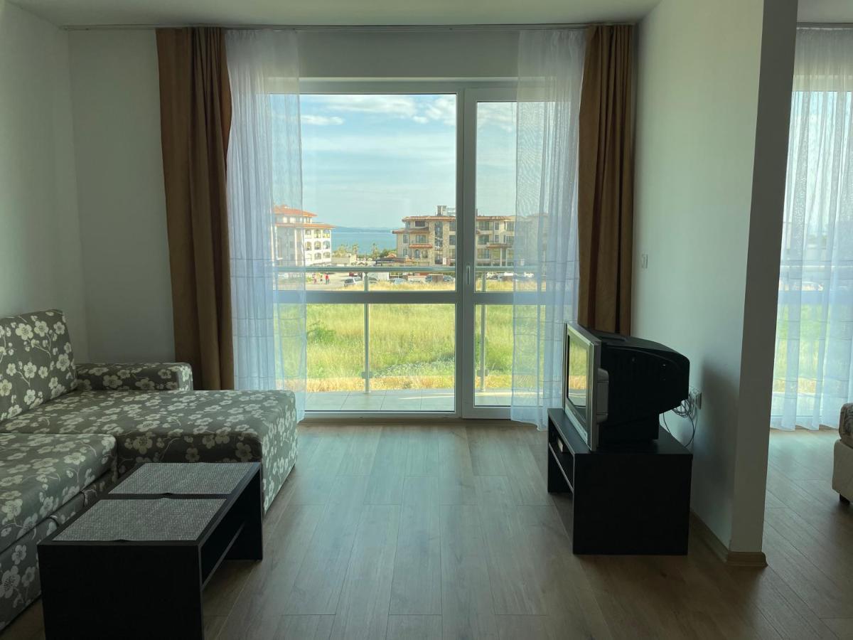 Апартамент В Сарафово Lägenhet Burgas Exteriör bild