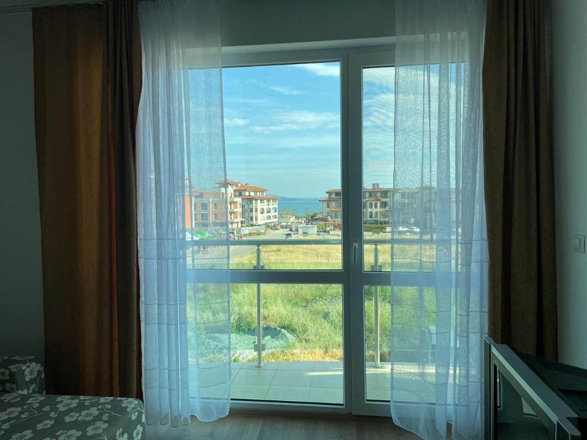 Апартамент В Сарафово Lägenhet Burgas Exteriör bild