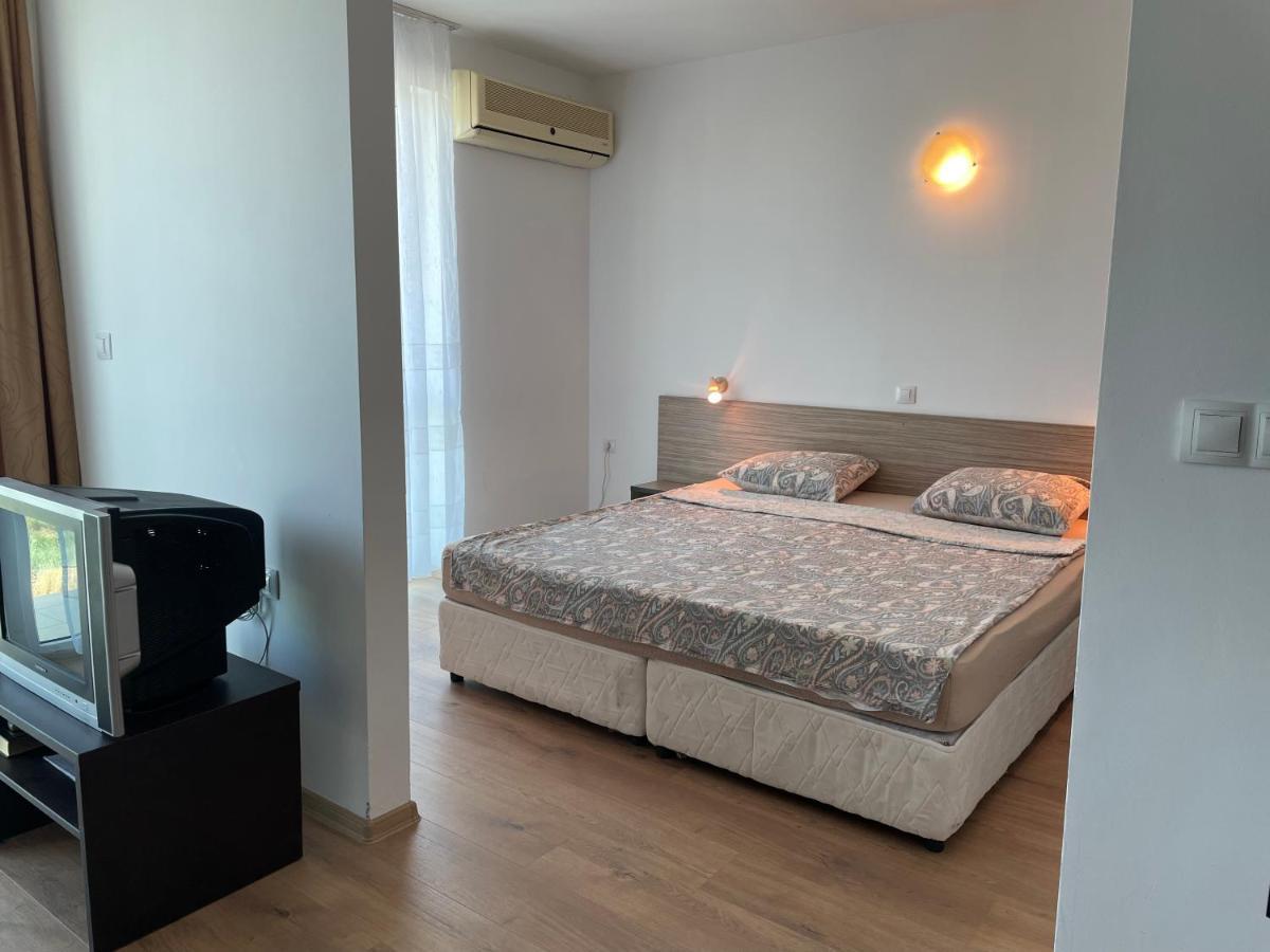 Апартамент В Сарафово Lägenhet Burgas Exteriör bild